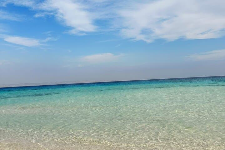 Yanbu Baridi Island Transfer and Red Sea Snorkel Excursion photo 3