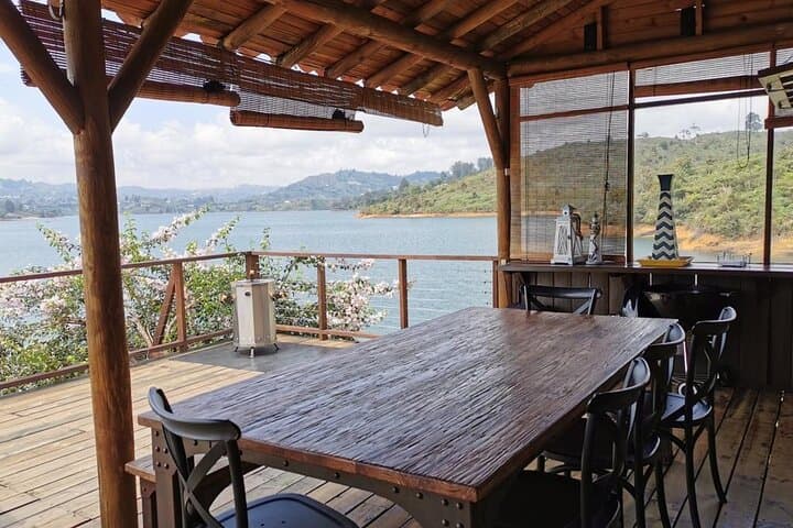 Guatapé & El Peñol Day Tour from Medellín: Sail the Reservoir, Climb La Piedra, Taste Local Life photo 4