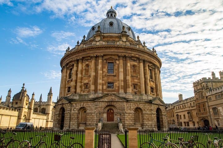 Top 10 Oxford Highlights: Divinity School & New College Walking Tour photo 4