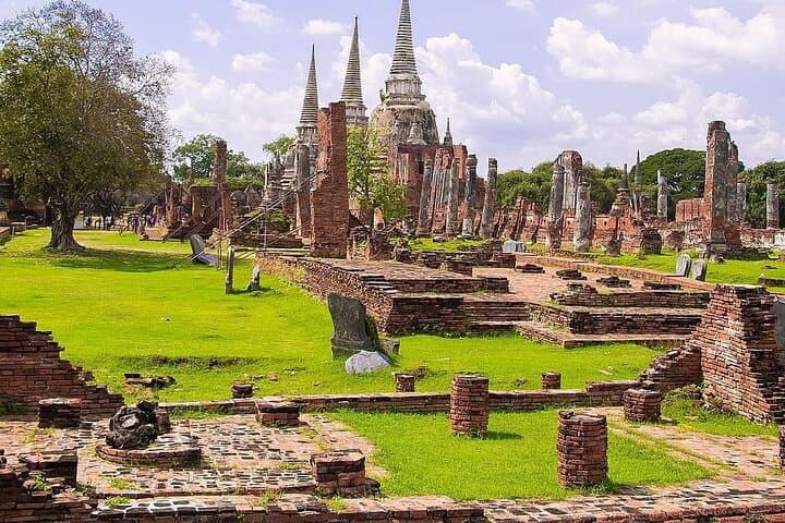 Bangkok Floating Market & Ayutthaya Day Trip — Damnoen Saduak and Ancient Temples photo 3