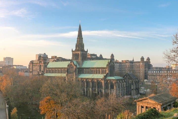 Private 2-Hour Walking Tour of Glasgow: Cathedral, Necropolis & Merchant City photo 3
