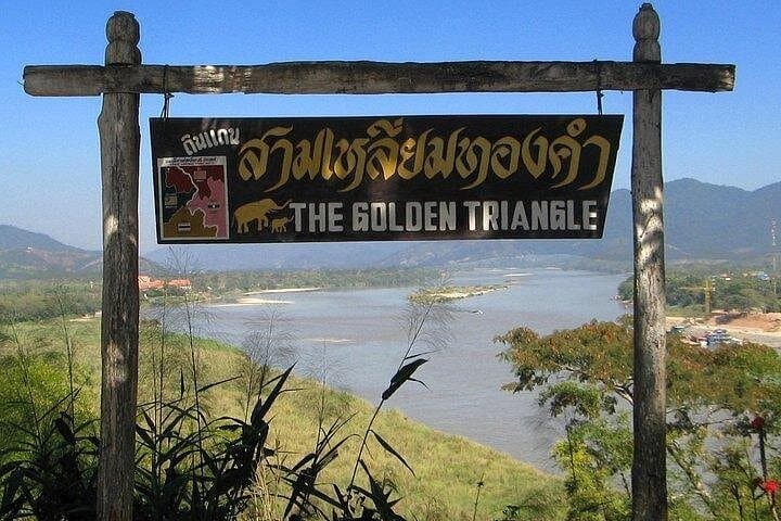 Chiang Rai One-Day Sightseeing: White Temple, Golden Triangle & Karen Village Tour photo 4