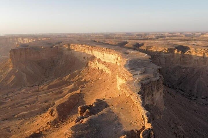 Sunset at The Second Edge: Guided Hike to the Tuwaiq Escarpment from Riyadh