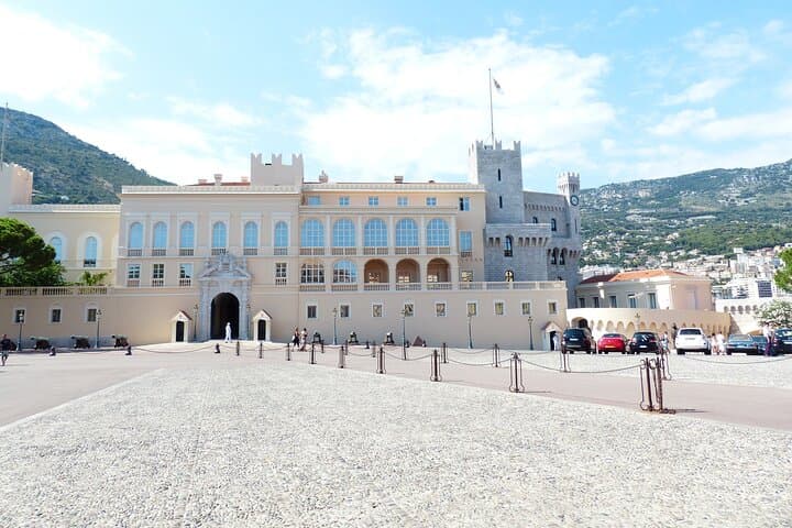 Lyon to Monaco Private Transfer with 2-Hour Nice Stop — Scenic Drive Along the Côte d'Azur photo 4