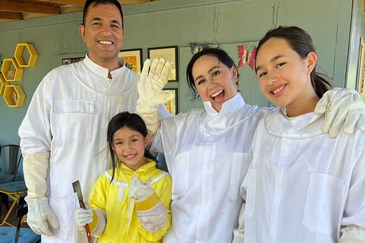 Bee Farm Ecotour and Honey Tasting in Waialua — North Shore Oahu photo 3
