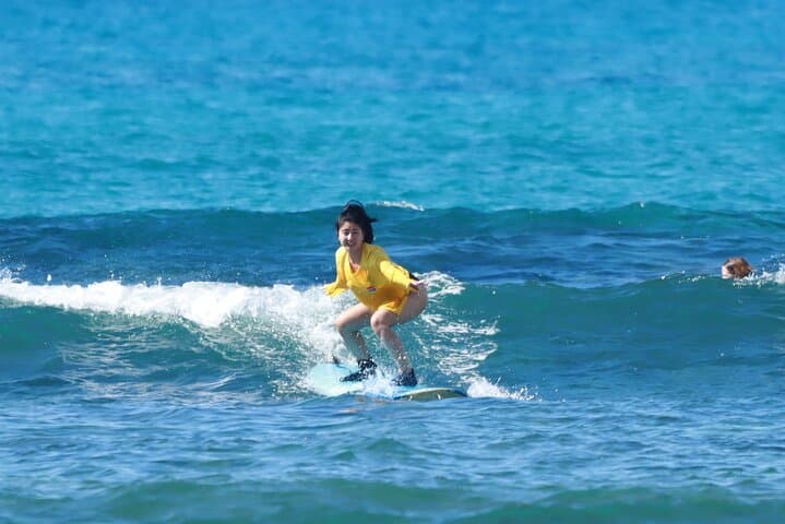Waikiki Semi-Private Surf Lesson: 2-Hour Coaching at Queen Kapiolani