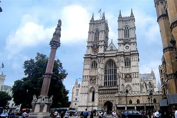 Westminster Abbey Kids Tour & Sightseeing Walk — Family-Friendly History in Westminster, London