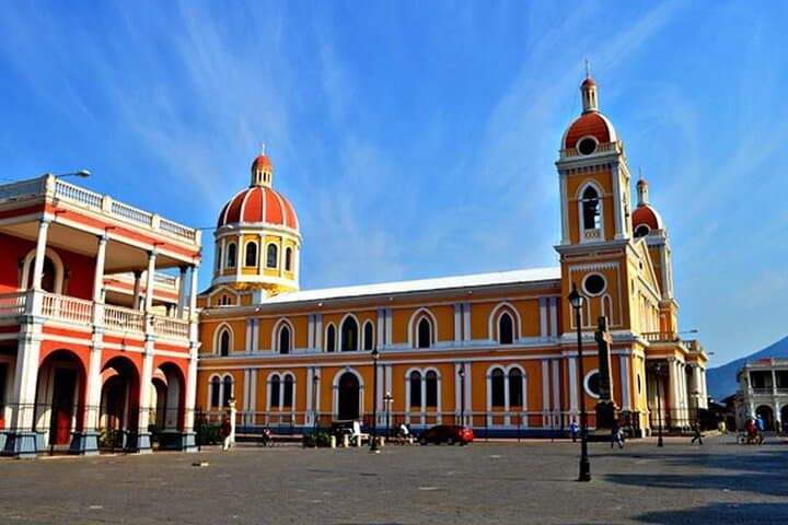 Full-Day Private Tour to Nicaragua from Costa Rica — Granada, Isletas & Masaya Volcano