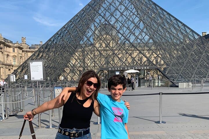 All-Day Private Paris Walking Tour: Tastings, Metro Pass & Hidden Gems photo 2