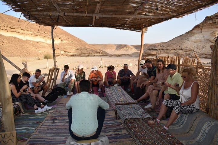 Hurghada Desert Jeep Safari & Stargazing with Bedouin Dinner