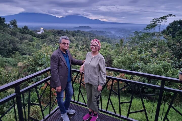 Punthuk Setumbu Sunrise Hike & Borobudur Temple Private Tour photo 2
