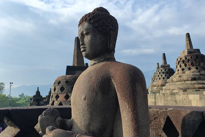 Punthuk Setumbu Sunrise Hike & Borobudur Temple Private Tour photo 6