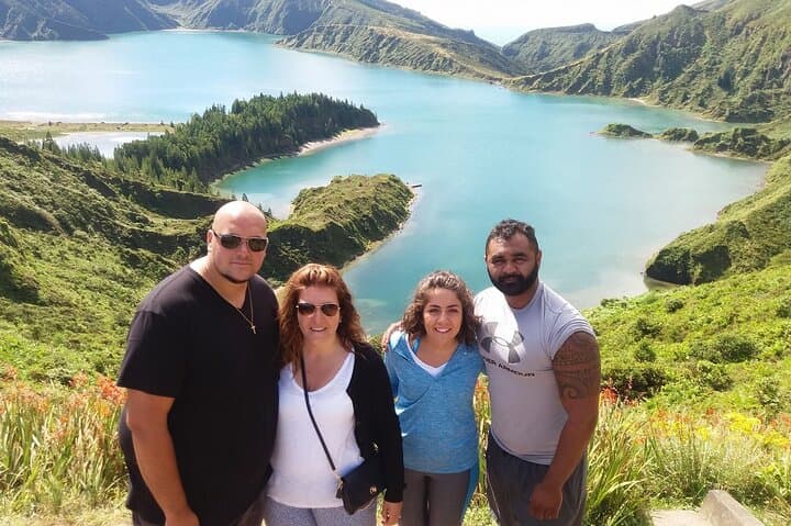 Sete Cidades & Lagoa do Fogo Full-Day Van Tour with Lunch — São Miguel