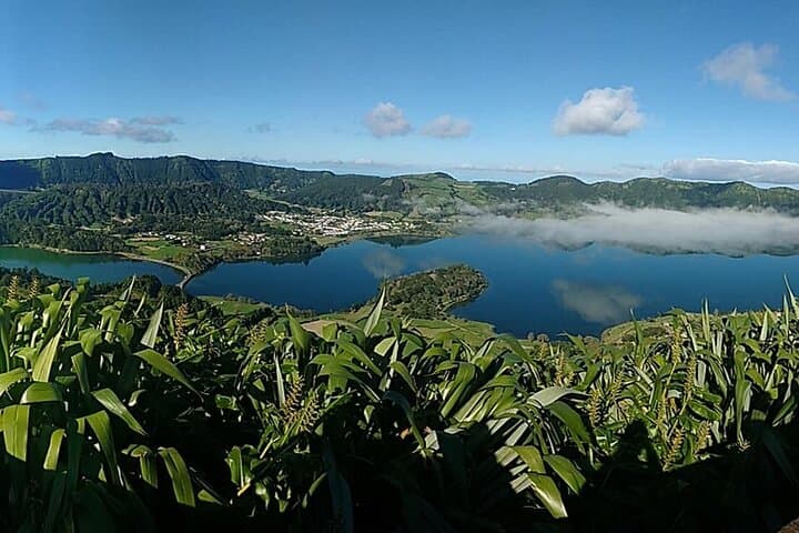 Sete Cidades & Lagoa do Fogo Full-Day Van Tour with Lunch — São Miguel photo 3