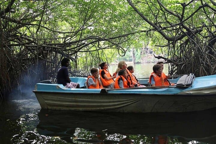 Galle Fort Day Trip & Madu River Boat Safari from Colombo photo 1