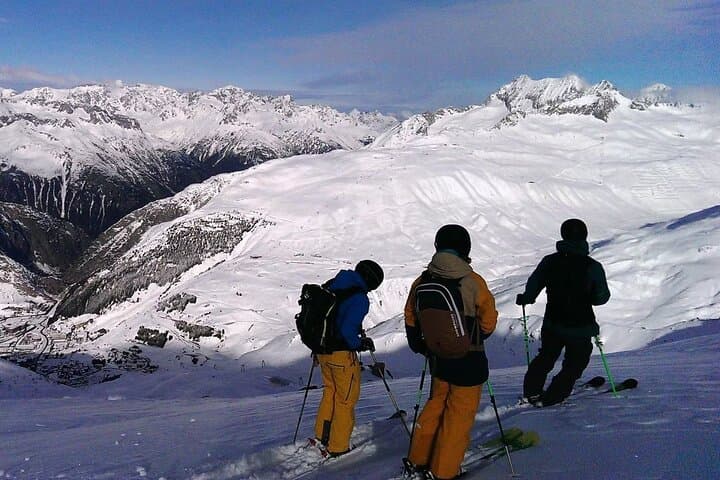 Full-Day Private Ski Lesson in Andermatt — Sustainable Ski Coaching at SkiArena Andermatt-Sedrun photo 2