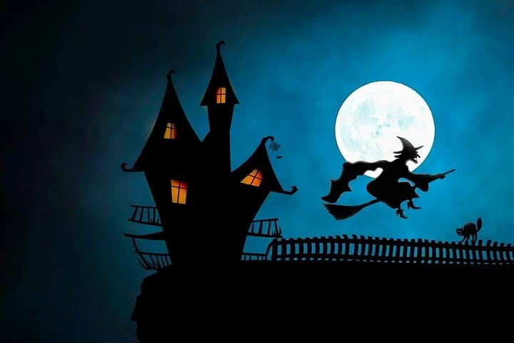 Tales of Salem Halloween Guided Walking Tour — History, Haunts & Practical Tips photo 3