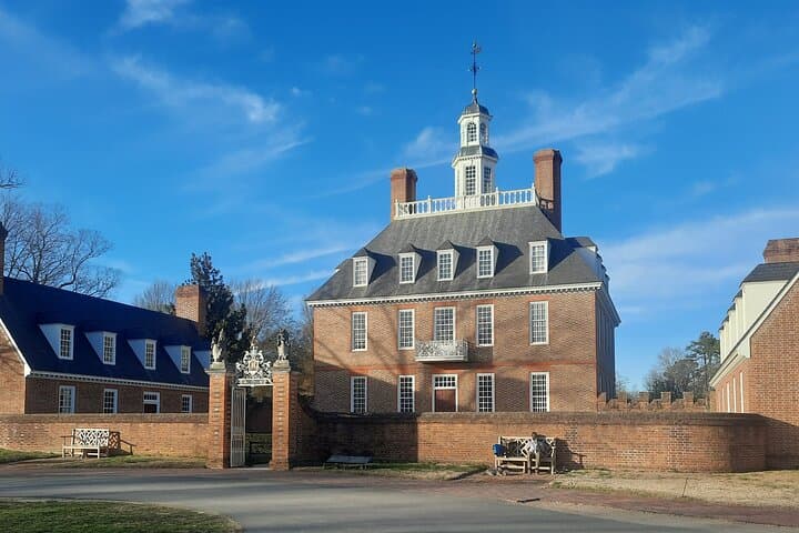 Patriots Tour of Colonial Williamsburg: 1-Hour Walking History (Williamsburg 101) photo 4
