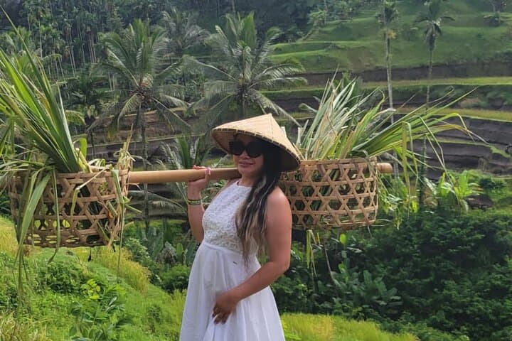 Ubud Day Tour: Monkey Forest, Tegalalang Rice Terraces & Tegenungan Waterfall photo 3