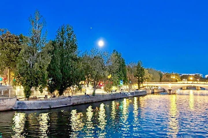 Private Half-Day Walking and Metro Tour of Paris: Montmartre, Eiffel & Latin Quarter photo 6