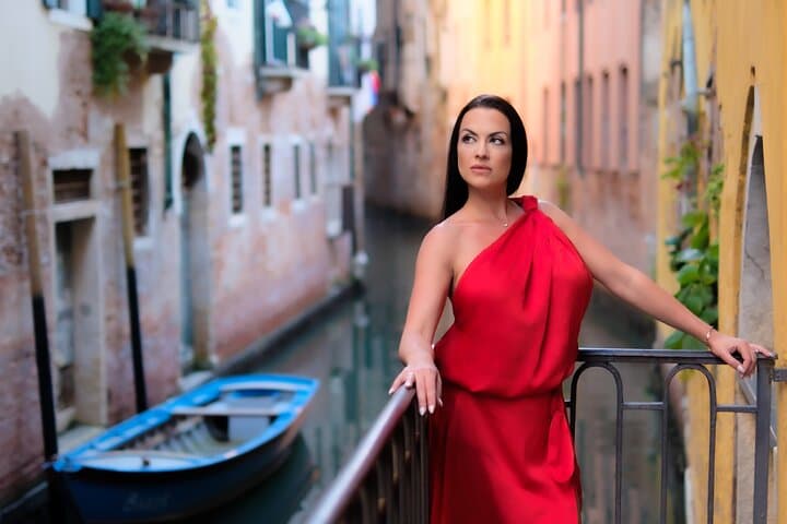 Iconic Venice Photoshoot and Private Gondola Adventure photo 5