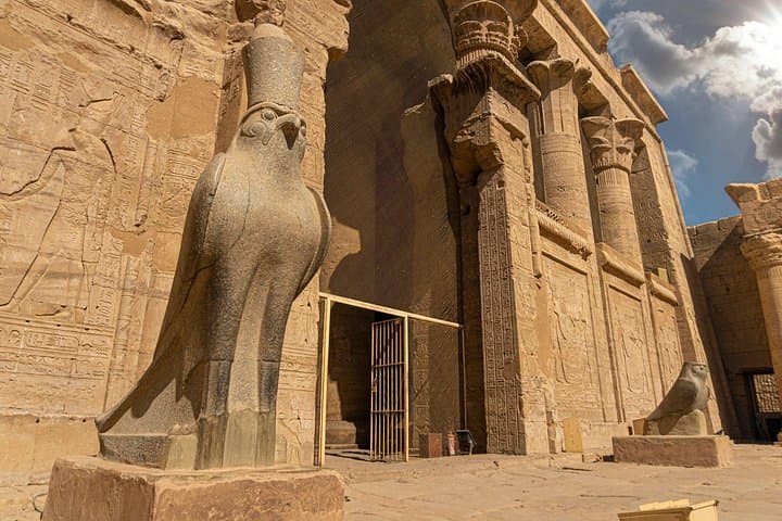 Nile Cruise: 4 Nights Hurghada to Luxor, Aswan & Abu Simbel photo 2