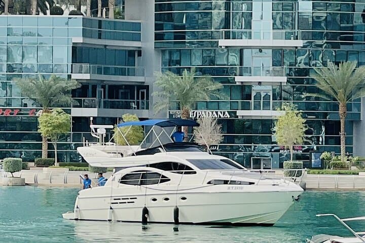Luxury Yacht Cruise in Dubai Marina — 3-Hour Sightseeing & BBQ