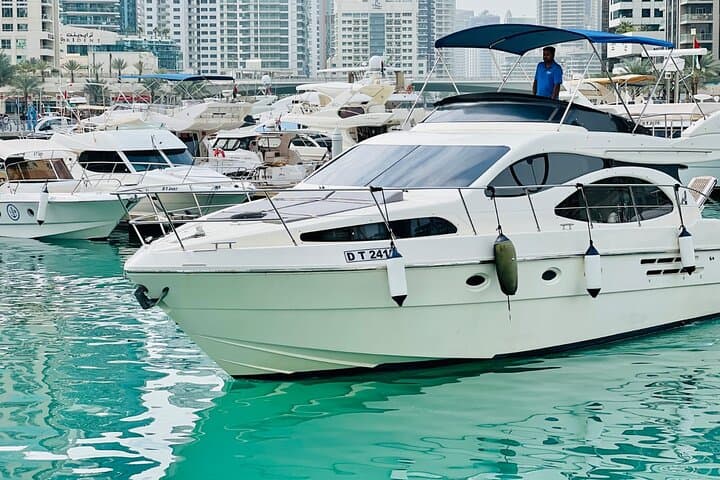 Luxury Yacht Cruise in Dubai Marina — 3-Hour Sightseeing & BBQ photo 3