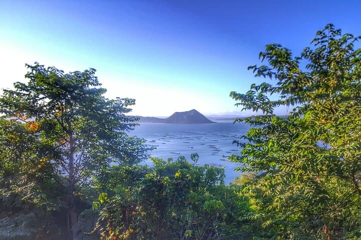 Manila to Tagaytay: A 3-Day Crash Course in Philippine Streets, Seas & Waterfalls photo 2