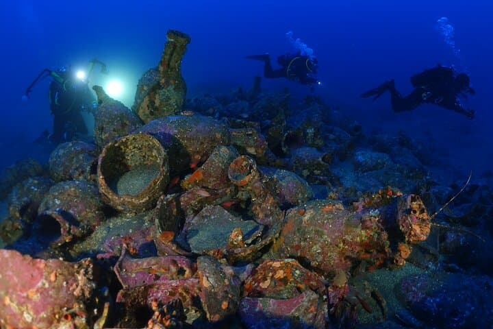 Aci Castello Scuba: Dive the Isole dei Ciclopi Marine Reserve photo 3