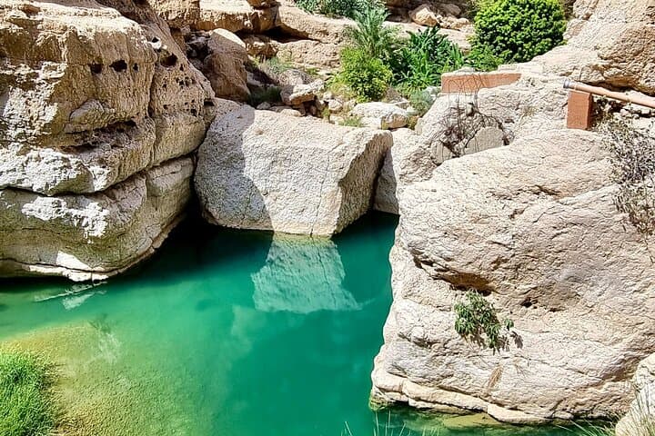 Full-Day Wadi Shab Hike and Swim with Bimmah Sinkhole Stop photo 6