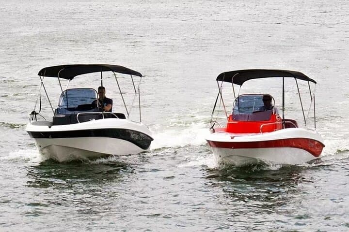 Self-Drive 2-Hour Boat Rental on Lake Como — From Como’s Sant'Agostino Pier
