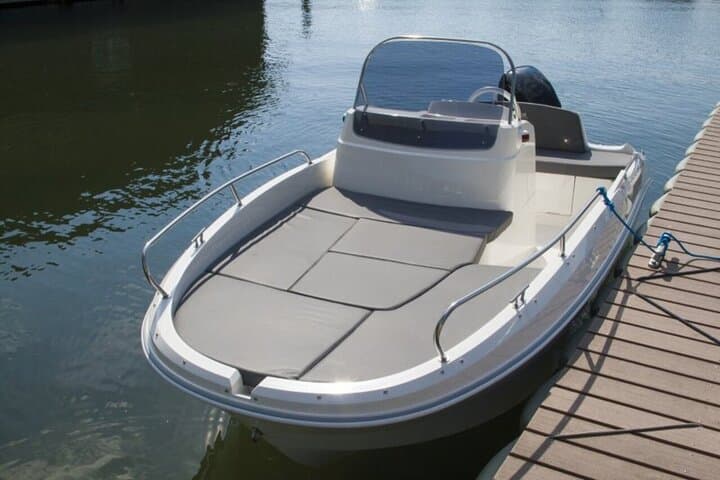 Self-Drive 2-Hour Boat Rental on Lake Como — From Como’s Sant'Agostino Pier photo 3