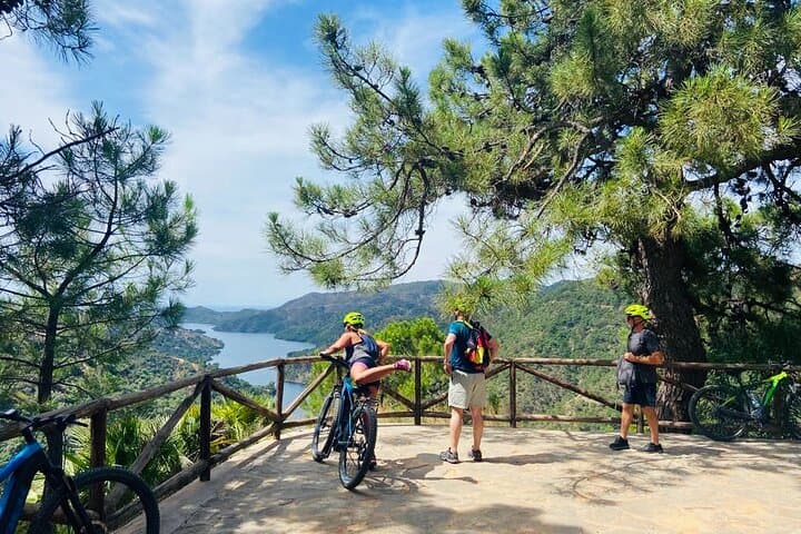 E-Mountain Bike to Sierra Blanca: Marbella E-MTB & Wine Tour (36km) photo 2