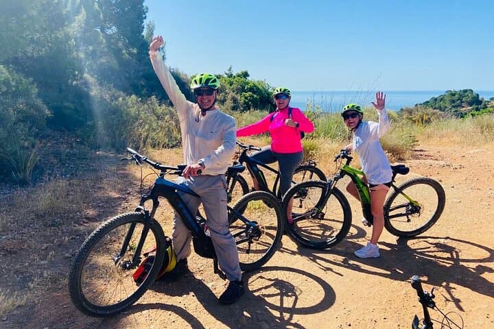 E-Mountain Bike to Sierra Blanca: Marbella E-MTB & Wine Tour (36km)