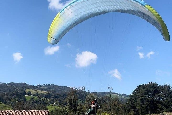 Paragliding Over Medellín’s Aburrá Valley — 15-Minute Tandem Flight with Pickup photo 2