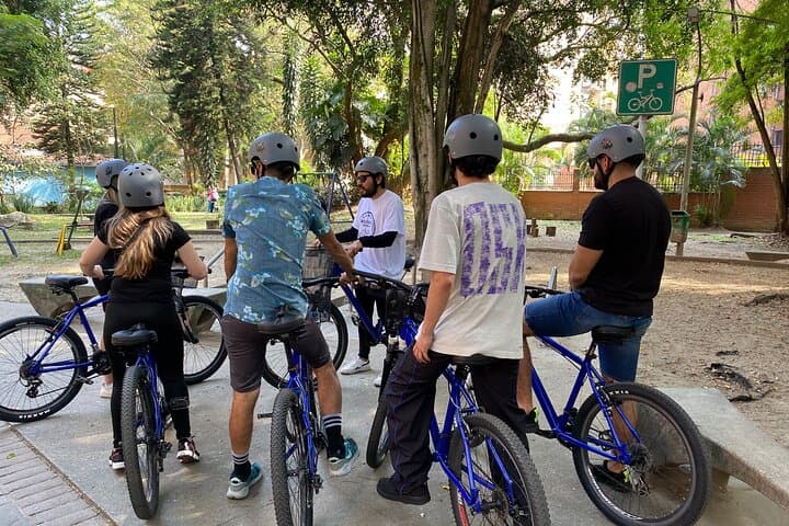 Medellín Bike City Tour: Coffee, Snacks & Urban Stories on Two Wheels photo 2