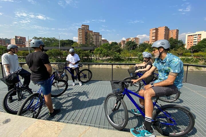 Medellín Bike City Tour: Coffee, Snacks & Urban Stories on Two Wheels photo 6