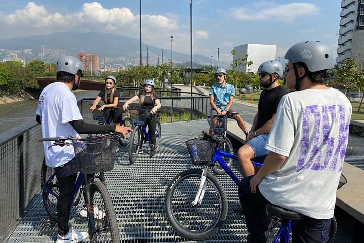 Medellín Bike City Tour: Coffee, Snacks & Urban Stories on Two Wheels
