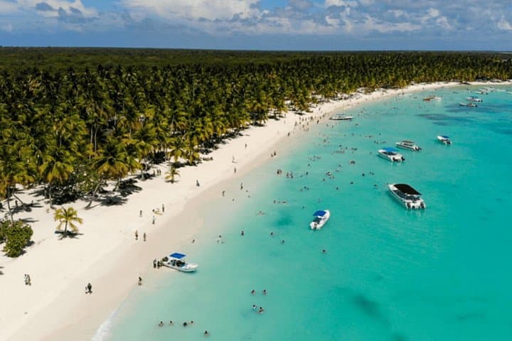 Speed-Boat Day Trip to Isla Saona — Natural Pool, Starfish & Beach Lunch photo 6