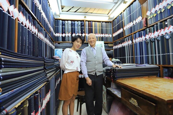 Authentic Hong Kong Private Walking Tour: Markets, Mid-Levels & Local Views photo 3