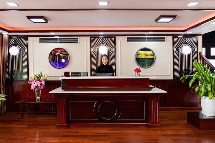 Dora Cruise: Luxury 2-Day Ha Long Bay and Lan Ha Bay Overnight Experience photo 4