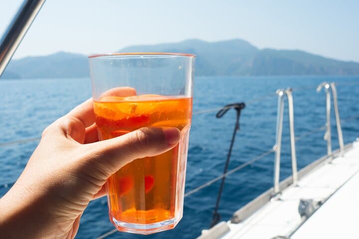 Private Boat Tour to Scala dei Turchi with Aperitif from San Leone