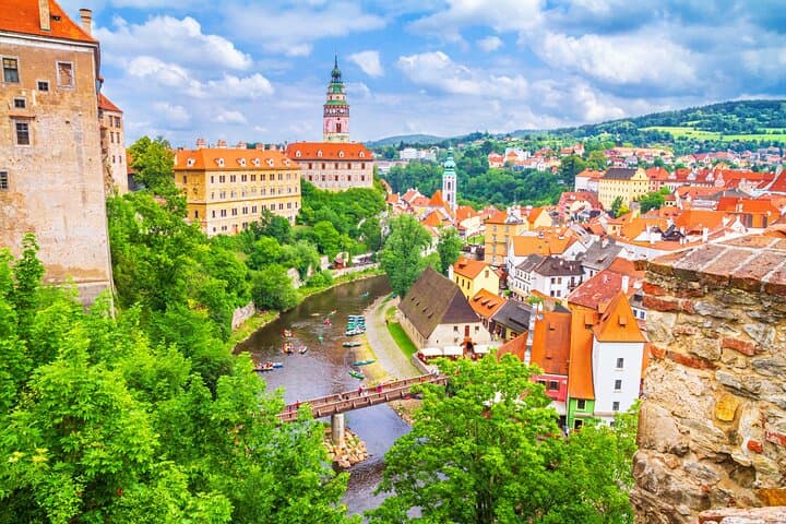 Day Trip to Český Krumlov from Prague: Castle, Old Town & Vltava Raft photo 2