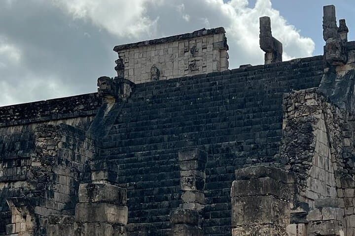 Full-Day Private Tour to Chichén Itzá: Explore the Maya City and Cenote