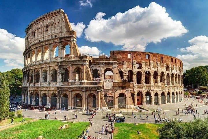 Colosseum Arena & Via Sacra Guided Tour — Skip-the-Line Rome Historic Heart photo 1