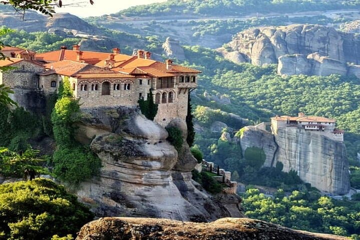Meteora Monasteries Day Trip from Volos: Private Full-Day Tour