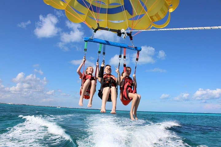 Cancún Parasailing and Snorkeling Combo: El Meco Ruins & Underwater Museum photo 3