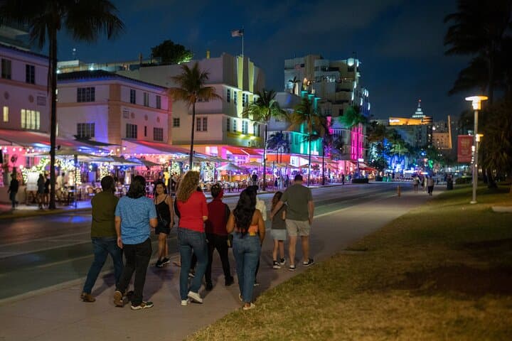 South Beach Movie and Tasting Walking Tour — Ocean Drive Art Deco and Cafecito Stops photo 3