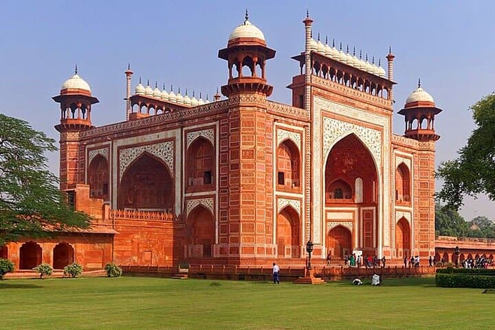 Private Agra Day Trip from Delhi — Taj Mahal, Agra Fort & Mehtab Bagh